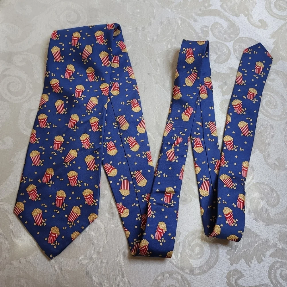 ALYNN NECKWEAR Blue Popcorn Patterned 100% Silk Tie